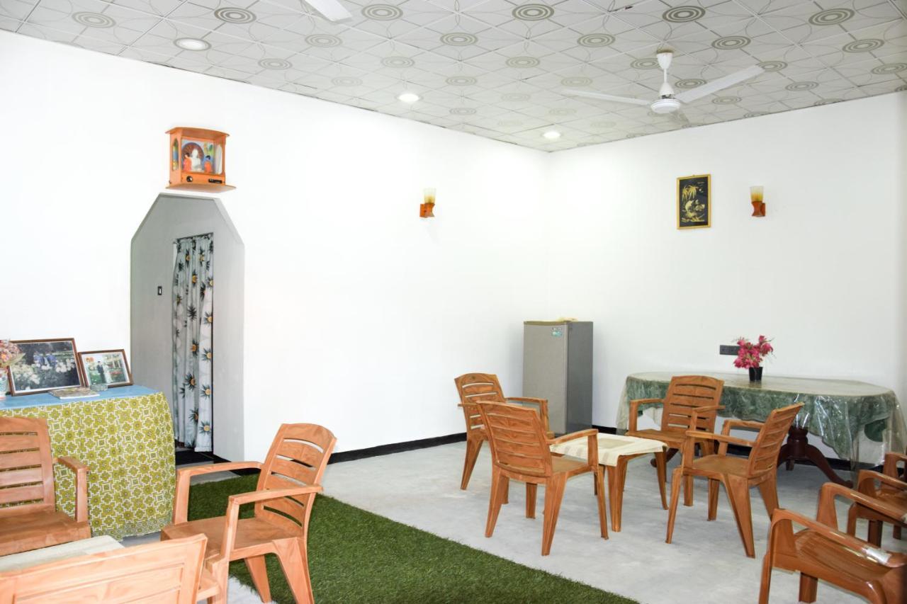 Tharaka Homestay Weligama Exterior foto